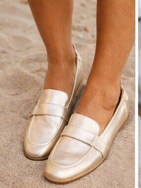 Andre Assous Cedar Featherweights Metallic Loafer Women's Shoes $150 White Gold